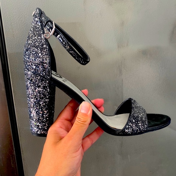 Heels - Picture 1 of 3